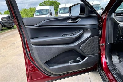 2026 Jeep Grand Cherokee GRAND CHEROKEE LAREDO 4X2