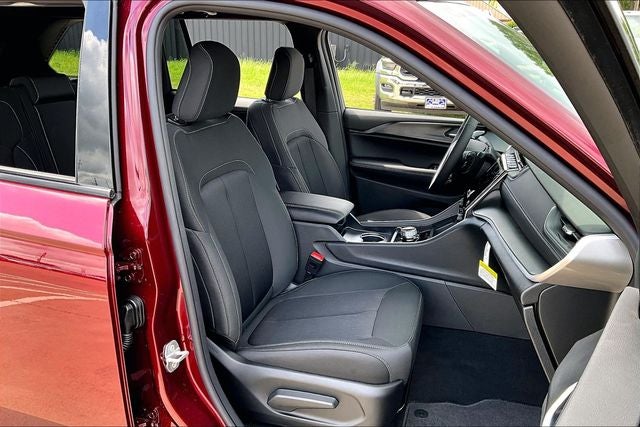 2026 Jeep Grand Cherokee GRAND CHEROKEE LAREDO 4X2