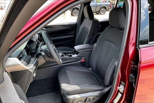 2026 Jeep Grand Cherokee GRAND CHEROKEE LAREDO 4X2