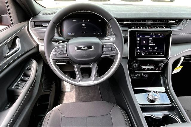 2026 Jeep Grand Cherokee GRAND CHEROKEE LAREDO 4X2