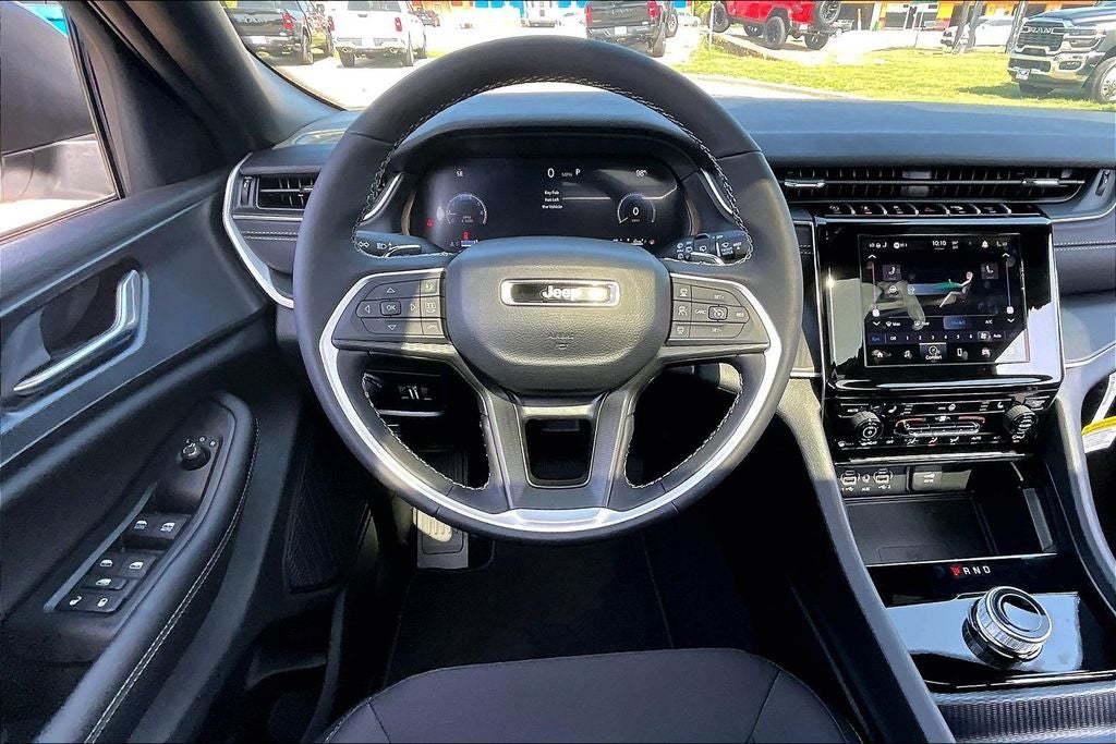 2026 Jeep Grand Cherokee GRAND CHEROKEE LAREDO X 4X2