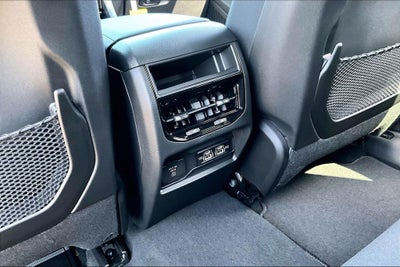 2026 Jeep Grand Cherokee GRAND CHEROKEE LAREDO X 4X2