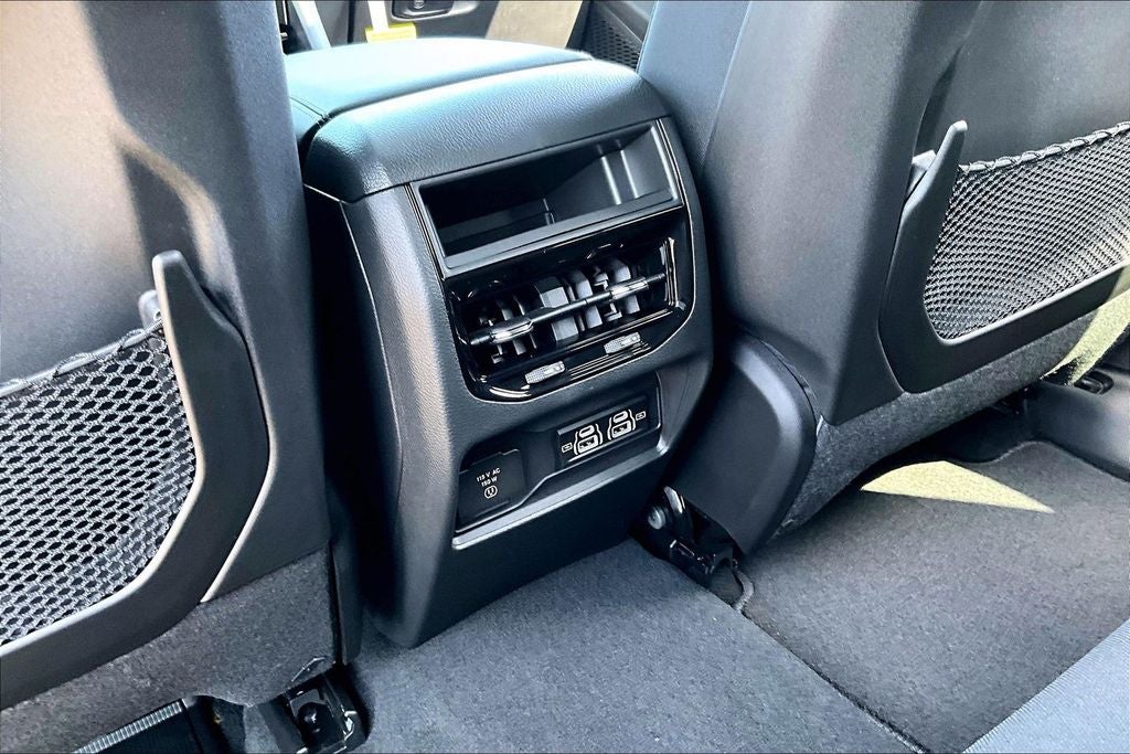 2026 Jeep Grand Cherokee GRAND CHEROKEE LAREDO X 4X2
