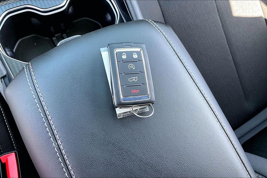 2026 Jeep Grand Cherokee GRAND CHEROKEE LAREDO X 4X2