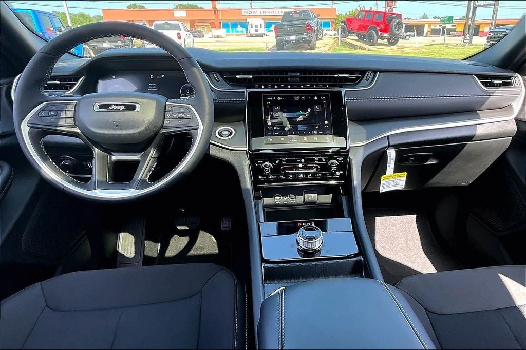 2026 Jeep Grand Cherokee GRAND CHEROKEE LAREDO X 4X2