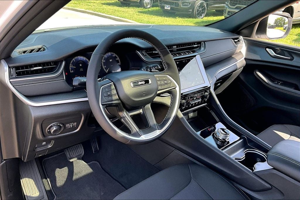 2026 Jeep Grand Cherokee GRAND CHEROKEE LAREDO X 4X2