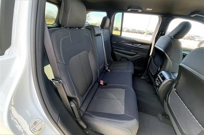 2026 Jeep Grand Cherokee GRAND CHEROKEE LAREDO 4X2