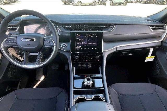 2026 Jeep Grand Cherokee GRAND CHEROKEE LAREDO 4X2