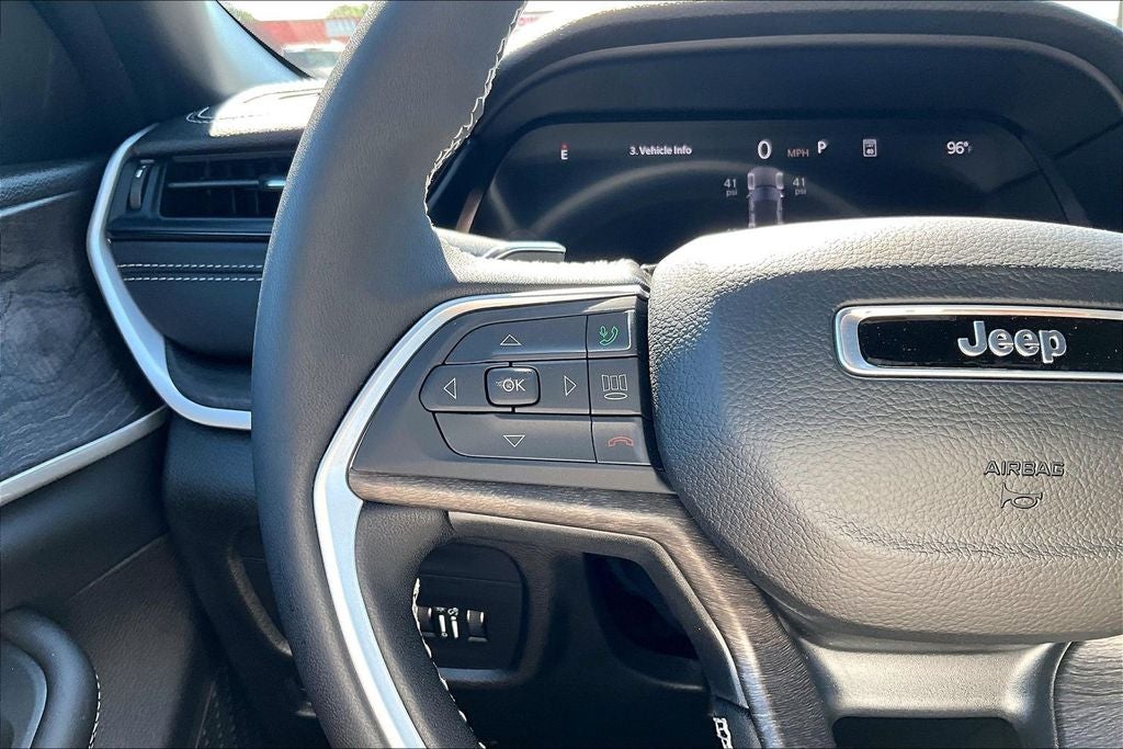 2026 Jeep Grand Cherokee GRAND CHEROKEE LAREDO ALTITUDE 4X2