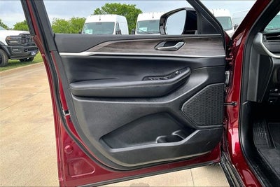 2026 Jeep Grand Cherokee GRAND CHEROKEE LAREDO ALTITUDE 4X2