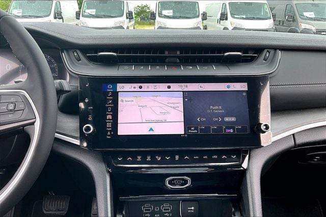 2026 Jeep Grand Cherokee GRAND CHEROKEE LAREDO ALTITUDE 4X2