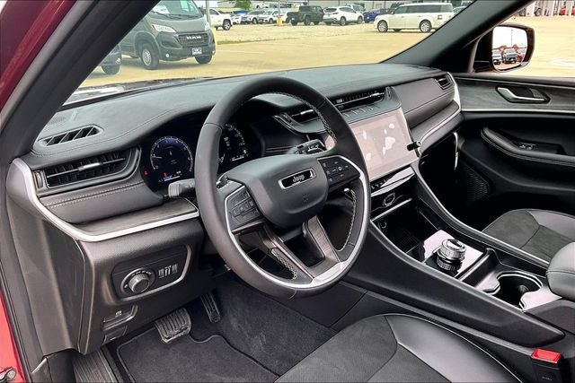 2026 Jeep Grand Cherokee GRAND CHEROKEE LAREDO ALTITUDE 4X2