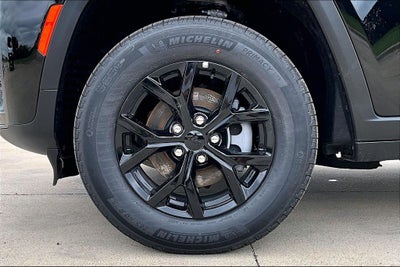 2026 Jeep Grand Cherokee GRAND CHEROKEE LAREDO ALTITUDE 4X2