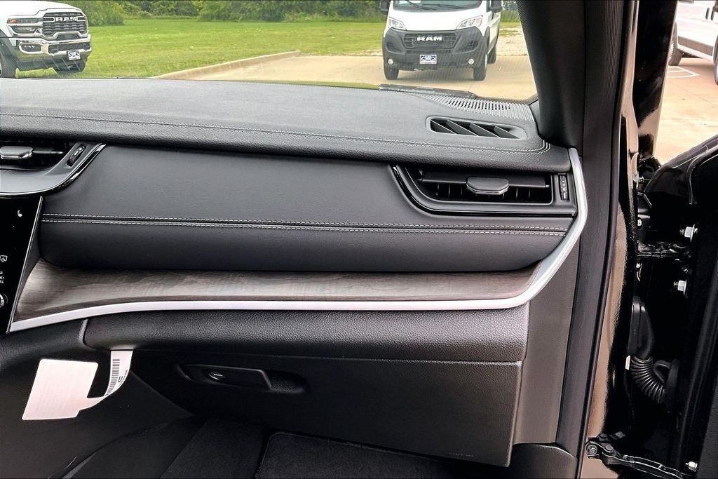 2026 Jeep Grand Cherokee GRAND CHEROKEE LAREDO ALTITUDE 4X2