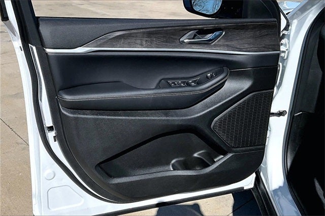 2026 Jeep Grand Cherokee GRAND CHEROKEE LAREDO ALTITUDE 4X2