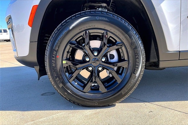 2026 Jeep Grand Cherokee GRAND CHEROKEE LAREDO ALTITUDE 4X2