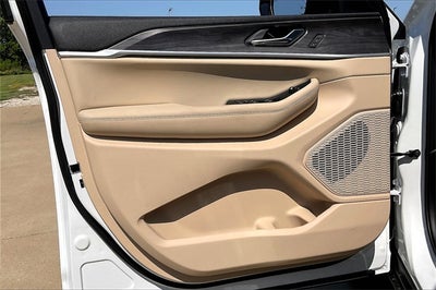 2025 Jeep Grand Cherokee GRAND CHEROKEE LIMITED 4X2