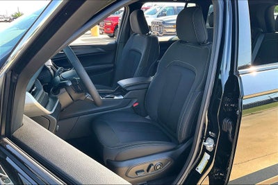 2026 Jeep Grand Cherokee GRAND CHEROKEE LAREDO X 4X4
