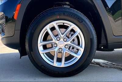 2026 Jeep Grand Cherokee GRAND CHEROKEE LAREDO X 4X4