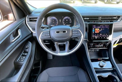 2026 Jeep Grand Cherokee GRAND CHEROKEE LAREDO X 4X4