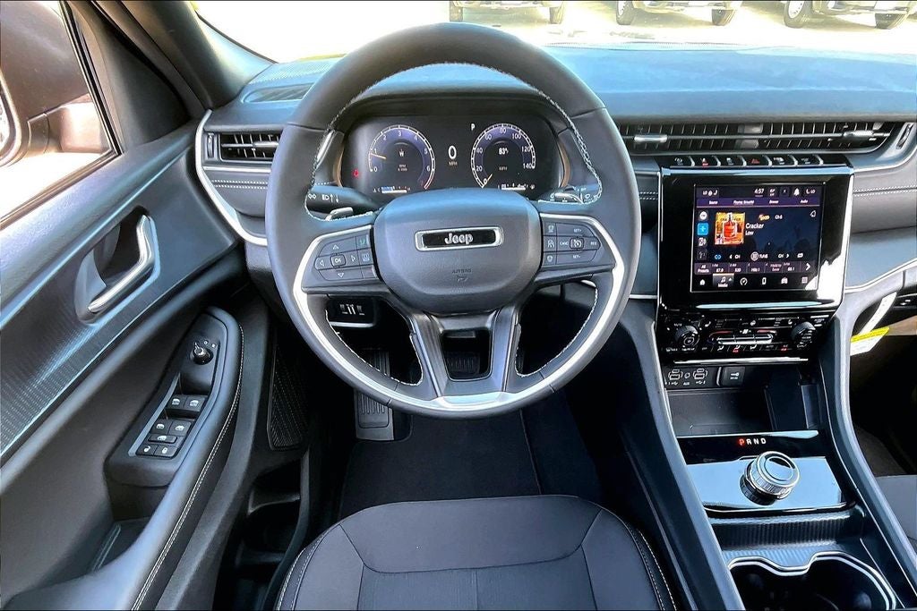 2026 Jeep Grand Cherokee GRAND CHEROKEE LAREDO X 4X4