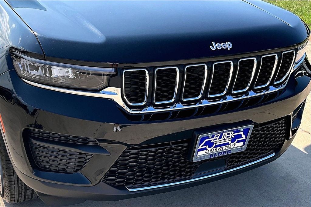 2026 Jeep Grand Cherokee GRAND CHEROKEE LAREDO X 4X4