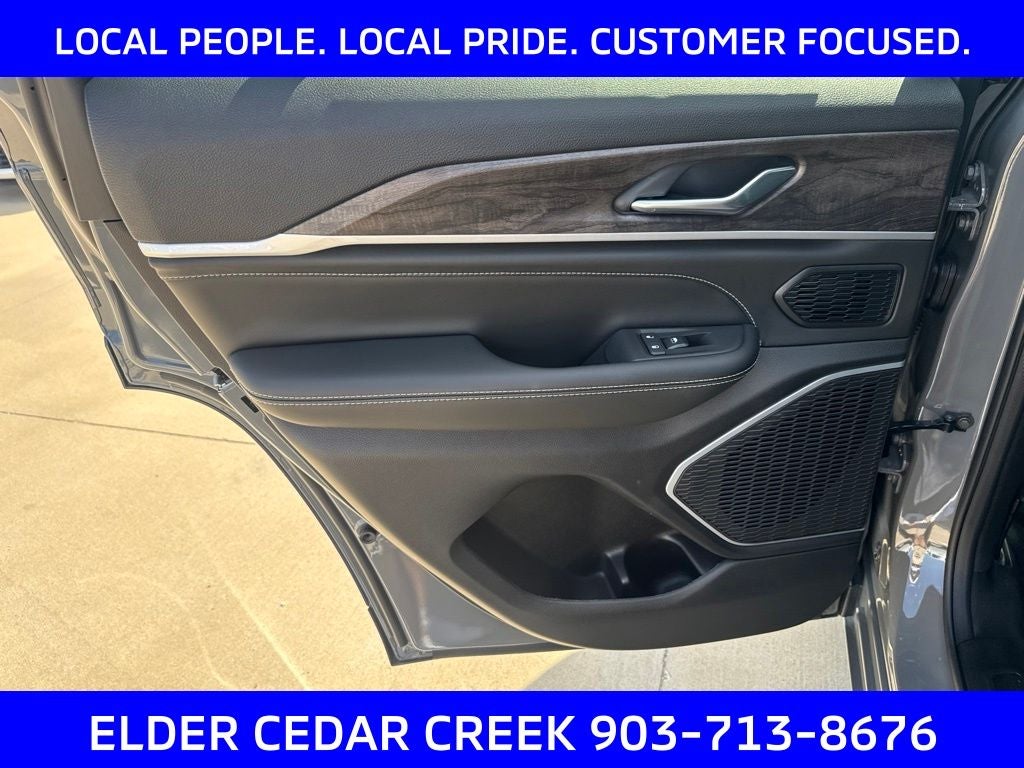 2027 Jeep Grand Cherokee Limited Reserve