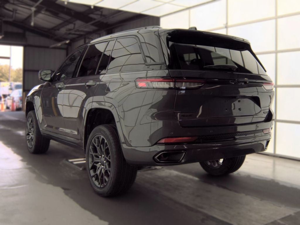 2025 Jeep Grand Cherokee Summit