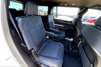 2026 Jeep Grand Cherokee L GRAND CHEROKEE L LAREDO 4X2