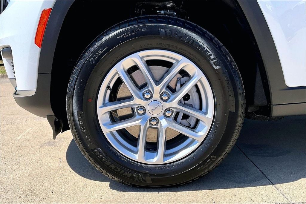 2026 Jeep Grand Cherokee L GRAND CHEROKEE L LAREDO 4X2