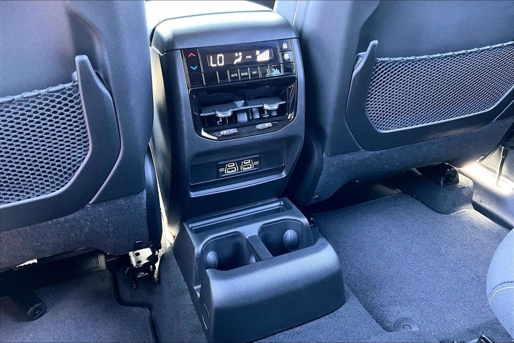 2026 Jeep Grand Cherokee L GRAND CHEROKEE L LAREDO 4X2