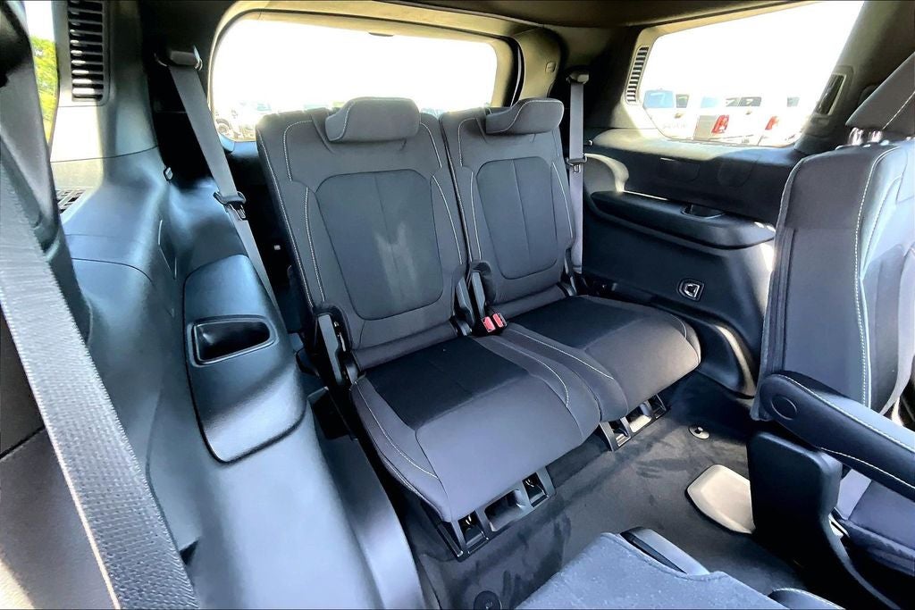 2026 Jeep Grand Cherokee L GRAND CHEROKEE L LAREDO 4X2