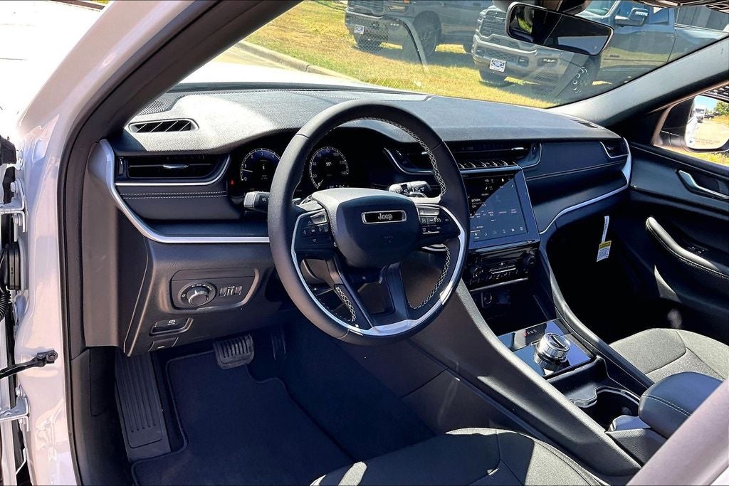 2026 Jeep Grand Cherokee L GRAND CHEROKEE L LAREDO 4X2