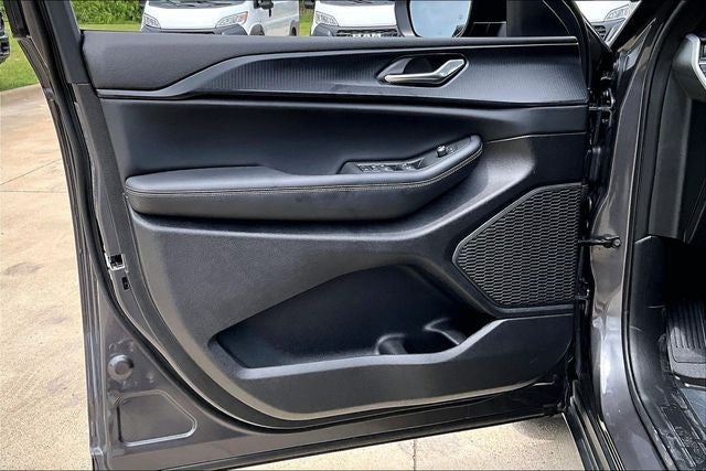 2025 Jeep Grand Cherokee L Laredo X 4x2