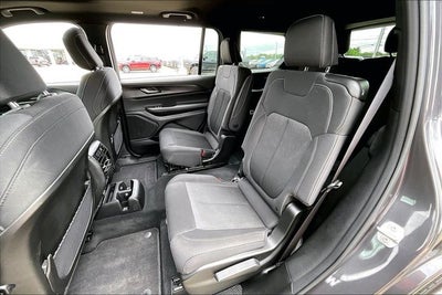 2025 Jeep Grand Cherokee L Laredo X 4x2