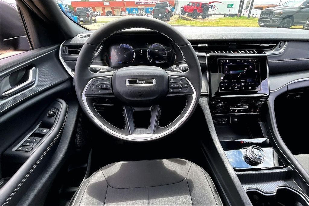 2026 Jeep Grand Cherokee L GRAND CHEROKEE L LAREDO X 4X2
