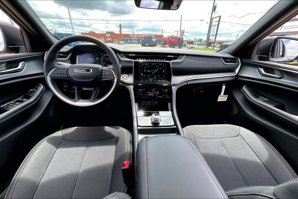 2026 Jeep Grand Cherokee L GRAND CHEROKEE L LAREDO X 4X2