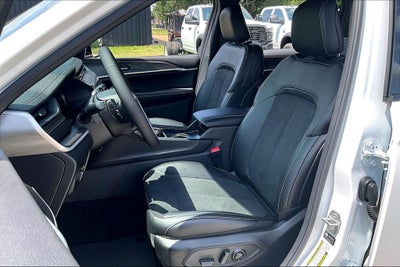 2026 Jeep Grand Cherokee L GRAND CHEROKEE L LAREDO ALTITUDE 4X2