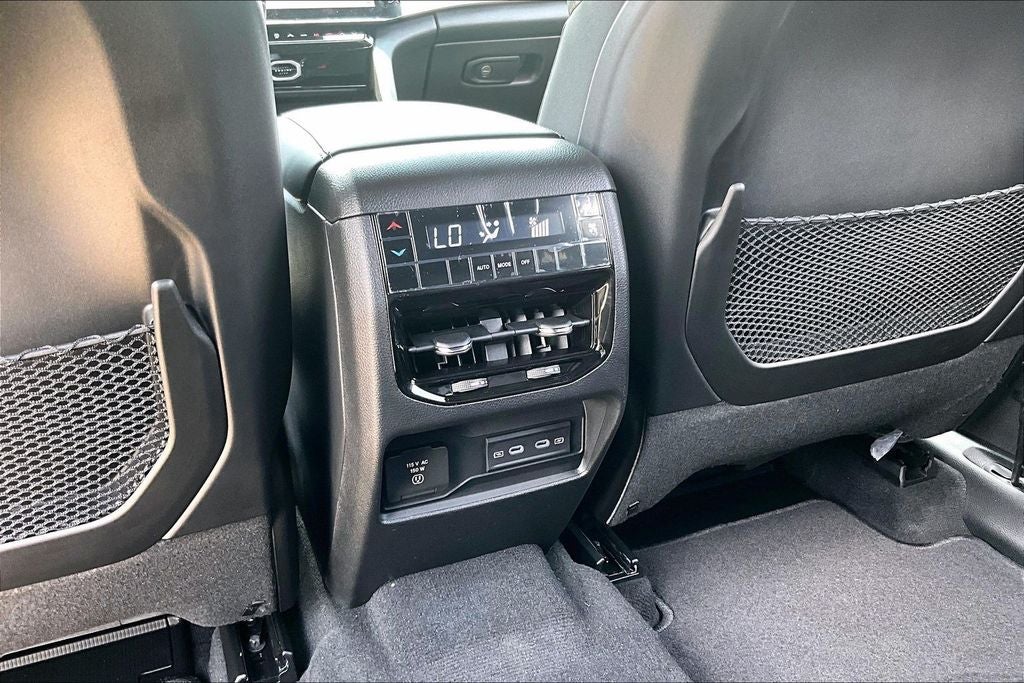 2026 Jeep Grand Cherokee L GRAND CHEROKEE L LAREDO ALTITUDE 4X2