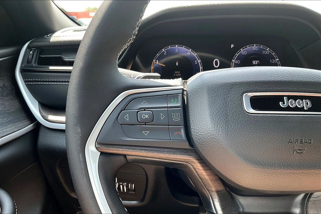 2026 Jeep Grand Cherokee L GRAND CHEROKEE L LAREDO ALTITUDE 4X2