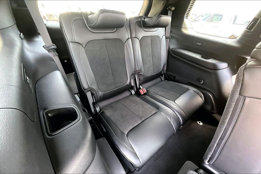 2026 Jeep Grand Cherokee L GRAND CHEROKEE L LAREDO ALTITUDE 4X2