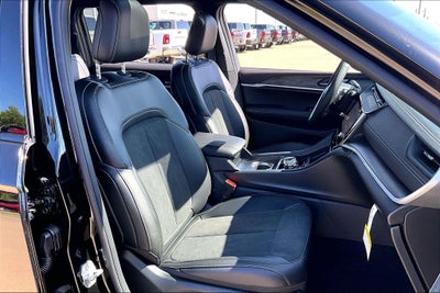 2026 Jeep Grand Cherokee L GRAND CHEROKEE L LAREDO ALTITUDE 4X2