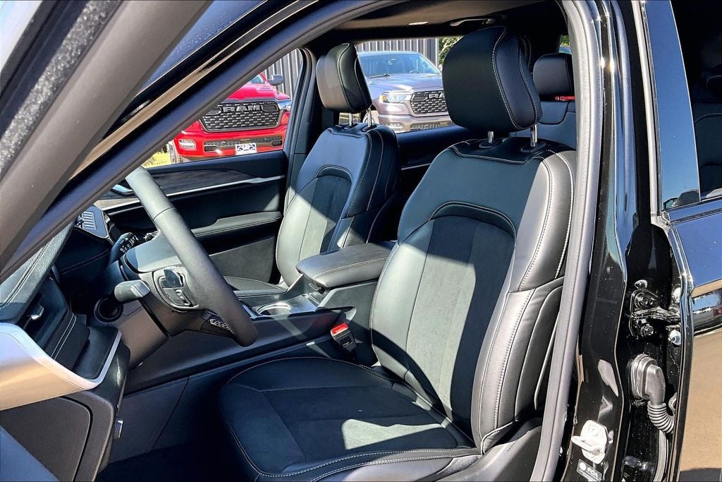 2026 Jeep Grand Cherokee L GRAND CHEROKEE L LAREDO ALTITUDE 4X2