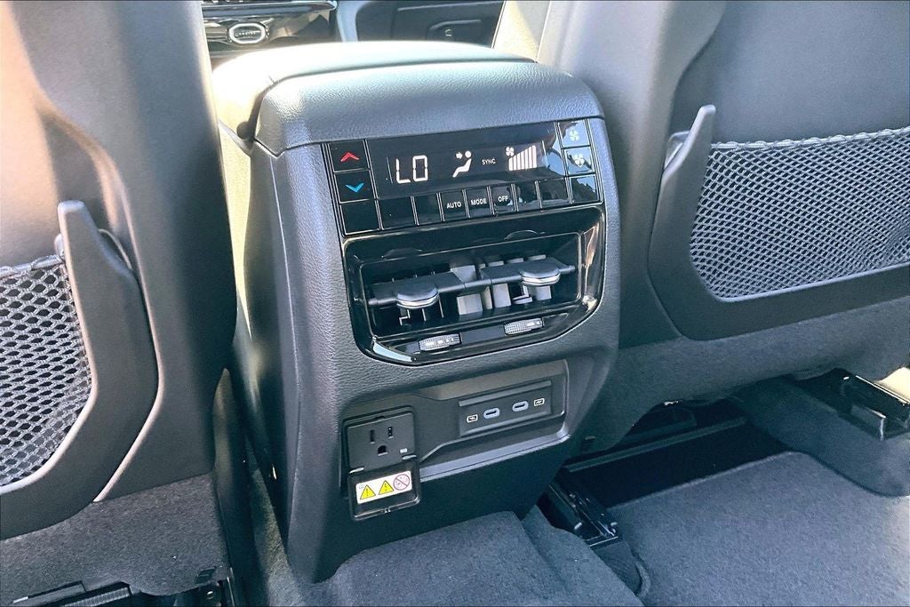 2026 Jeep Grand Cherokee L GRAND CHEROKEE L LAREDO ALTITUDE 4X2