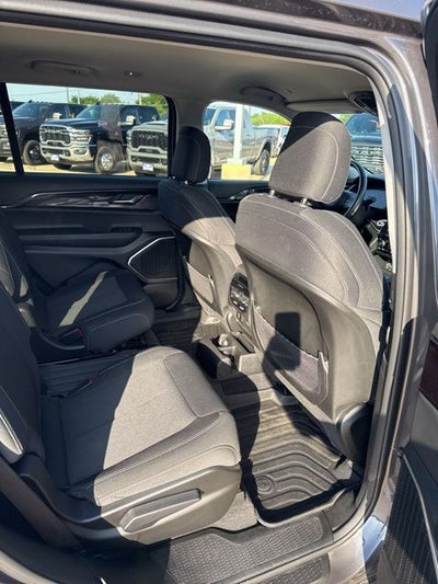 2022 Jeep Grand Cherokee L Laredo