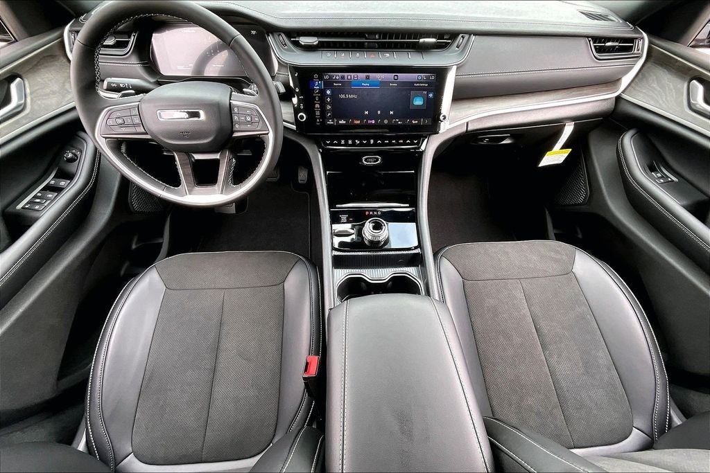 2026 Jeep Grand Cherokee L GRAND CHEROKEE L LAREDO ALTITUDE 4X4