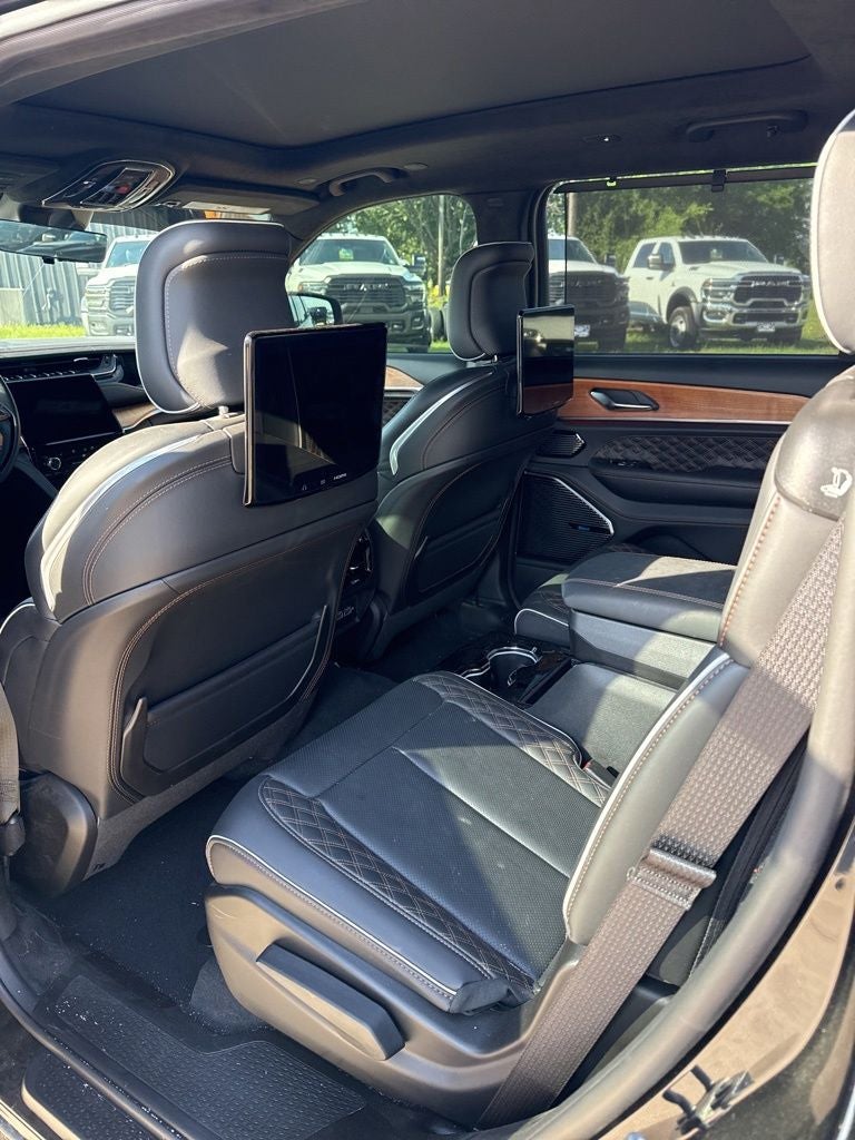 2025 Jeep Grand Cherokee L Summit Reserve 4x4