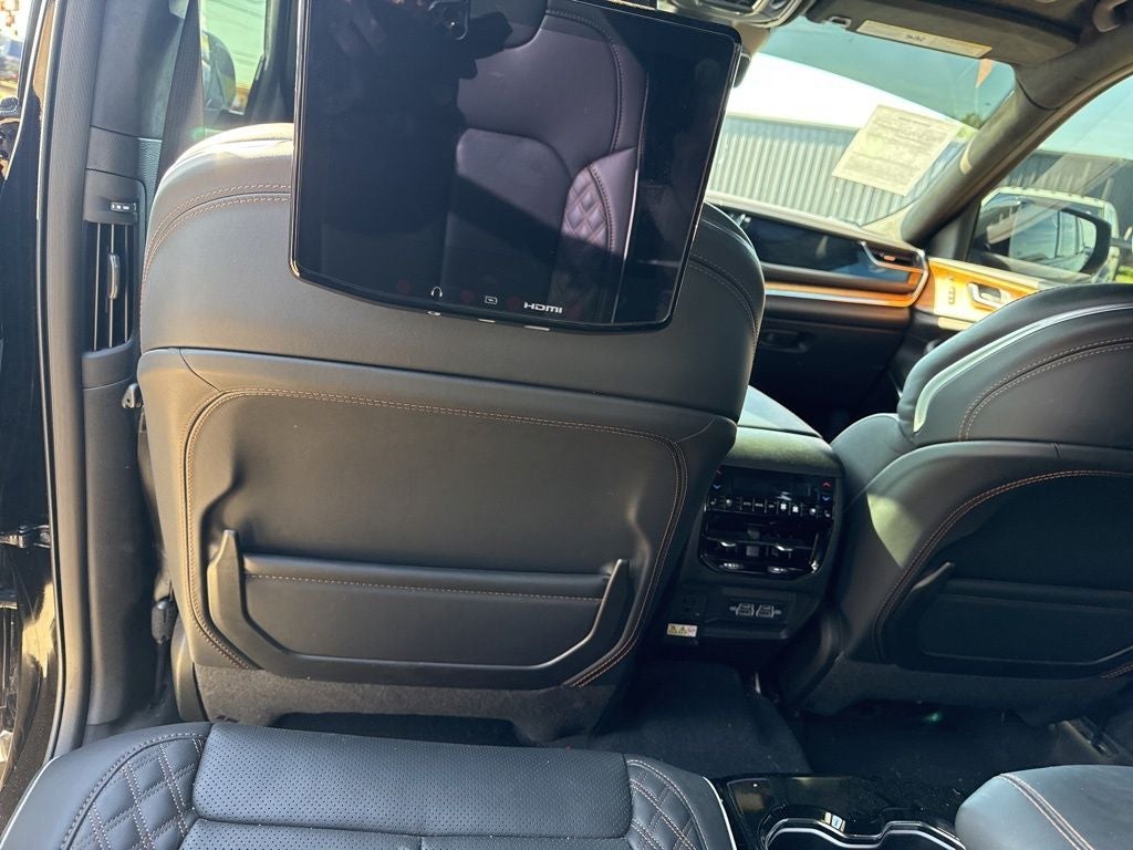 2025 Jeep Grand Cherokee L Summit Reserve 4x4