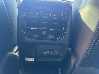 2025 Jeep Grand Cherokee L Summit Reserve 4x4