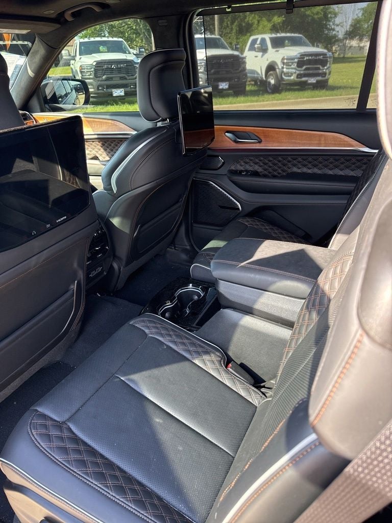 2025 Jeep Grand Cherokee L Summit Reserve 4x4
